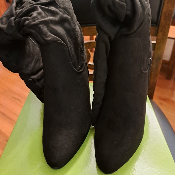 Boots - Picture 5 of 7